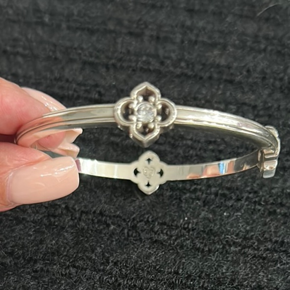 Elegant Silver Floral Bracelet